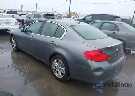 2015 Infiniti Q40 z USA, uszkodzony, nr VIN JN1CV6AP4FM503483